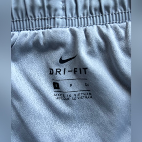 Nike Gray Dri-Fit Running Shorts Size Small - Picture 10 of 11